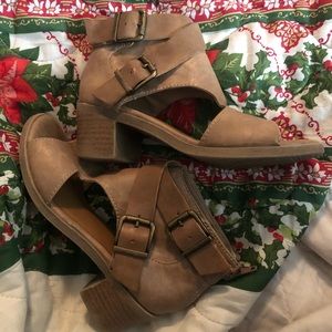 🖐🏼BOGO 😘 Girls booties